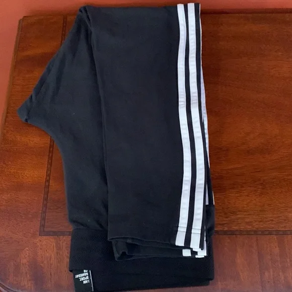 Adidas women’s leggings - Picture 4 of 7